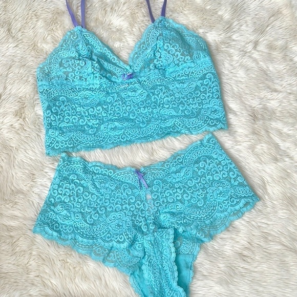 Y2K Victoria’s Secret Lace Set - Picture 1 of 4